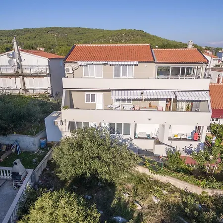 Milivoj Apartmán Tribalj